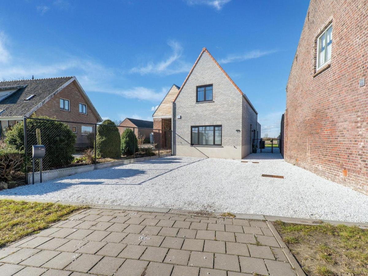 Modern Holiday Home With Garden Aardenburg Kültér fotó